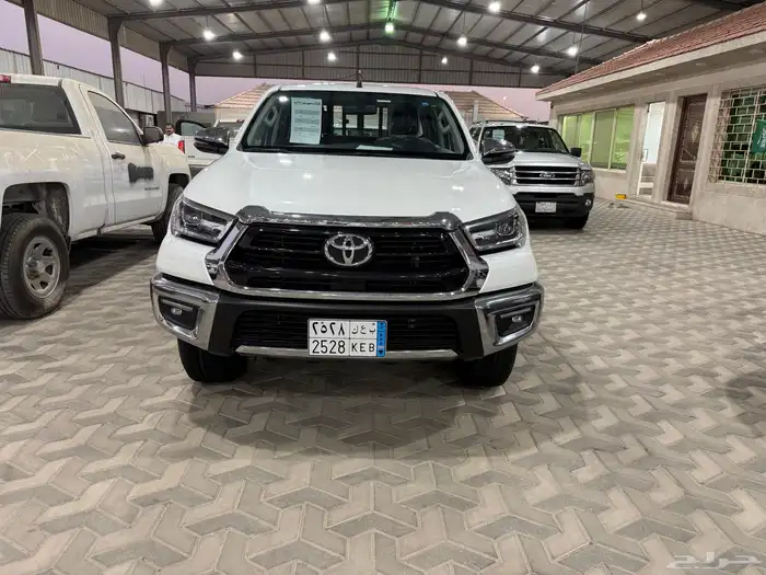 هايلكس 2025 ماشيه 10 ألاف فل ( تم البيع ) 4