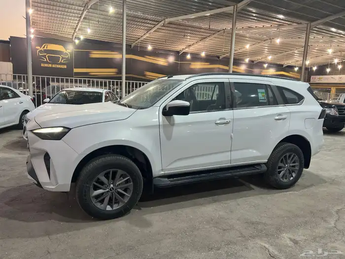 ايسوزو جيب mux 2025 بريمي فل كامل 3