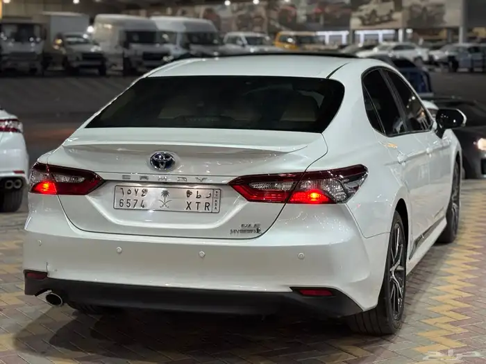 تويوتا كامري هايبرد 2024 2