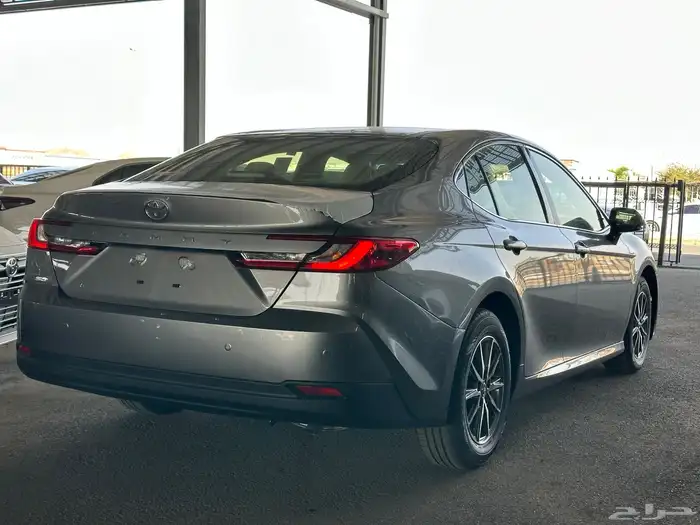 كامري تيتانيوم استاندر E موديل 2025 استلام فوري 24