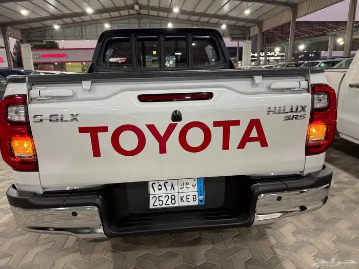 هايلكس 2025 ماشيه 10 ألاف فل ( تم البيع ) 12