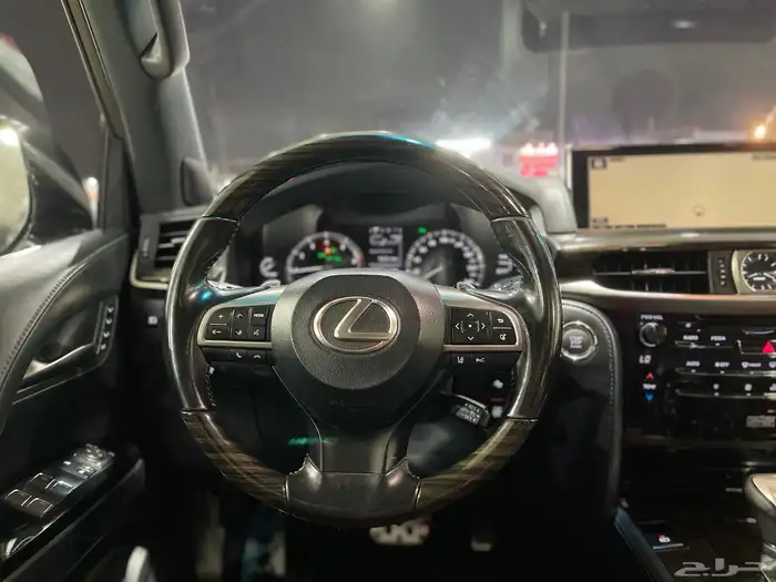 لكزس LX570 2018 فل كامل 10