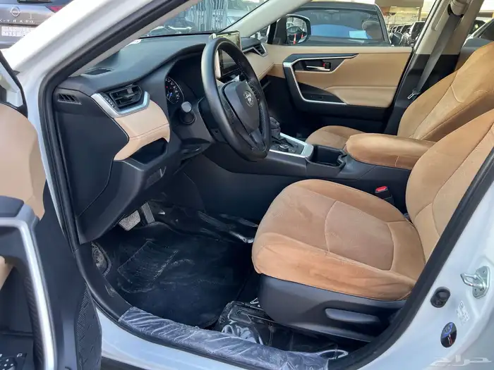 تويوتا راف فور 2023 نص فل هايبرد دبل XLE 10