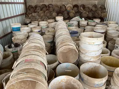 للبيع سطول حديد و بلاستيك و تنك مستعملة index