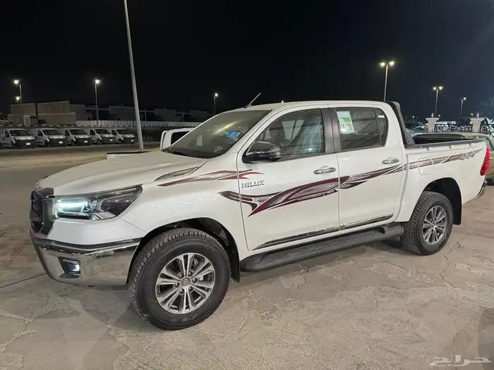 للبيع تويوتا هايلوكس 2025 اصفار بنزين 0