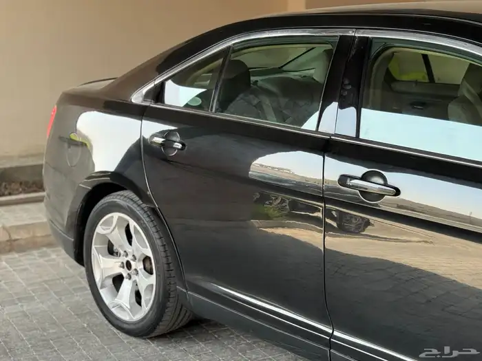 فورد تورس موديل 2011 نظيف جدا 3