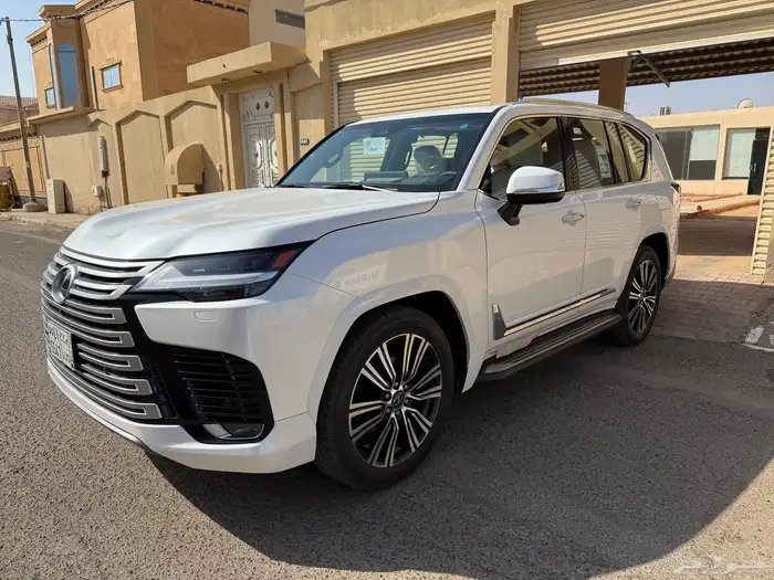 جيب لكزس 2025 Lx BB جديد اصفار 8