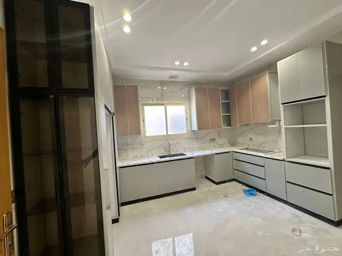 شقه دور ثاني للبيع وسيعه مصعد راكب مطبخ راكب 17