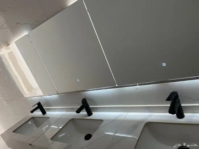 مغاسل جديده الاستعمال شهرين فقط مع المرآة حد البيع ب 1500 2