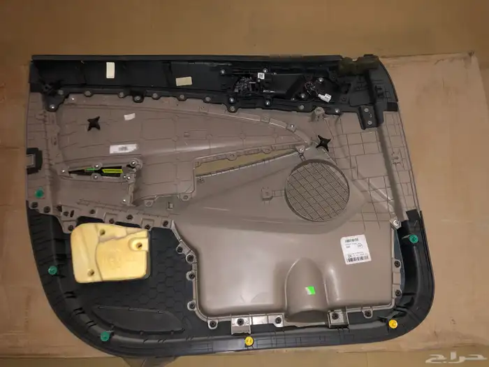 ديكور باب خلفي مكسيما 2016-2018 اصلي وكالة 3