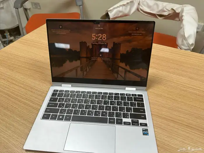SamsungGalaxybookpro2360   للوحة المف بحالة ممتازة  ملصقات 1