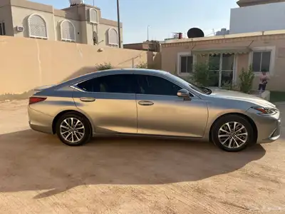 لكزس ES300h 2024 للبيع index