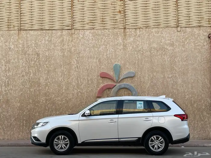 ميتسوبيشي اوتلاندر 2020 10