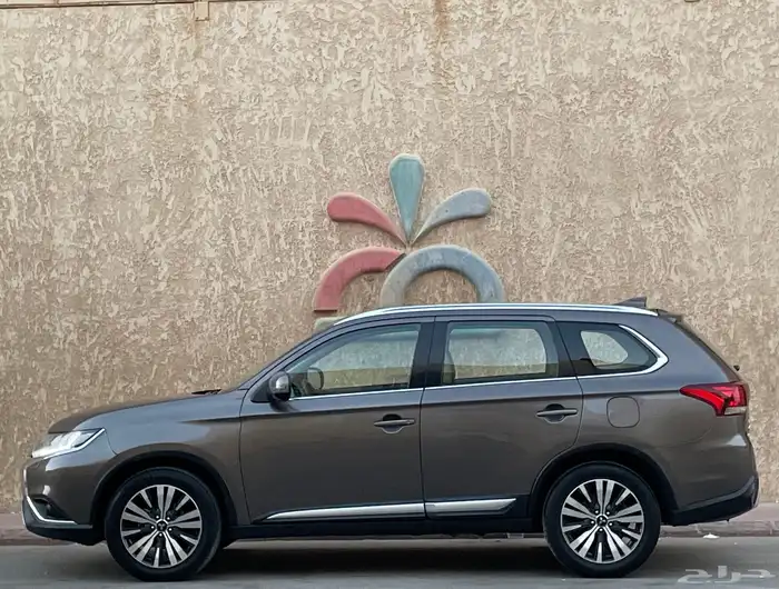 ميتسوبيشي اوتلاندر موديل 2020 4