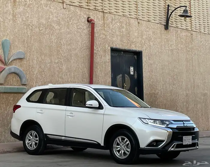 ميتسوبيشي اوتلاندر 2020 1