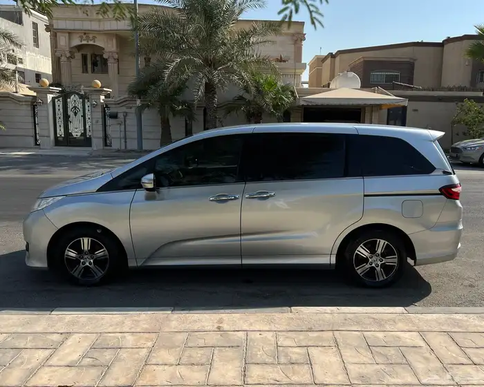 للبيع هوندا أوديسي عائلية نظيفة 7