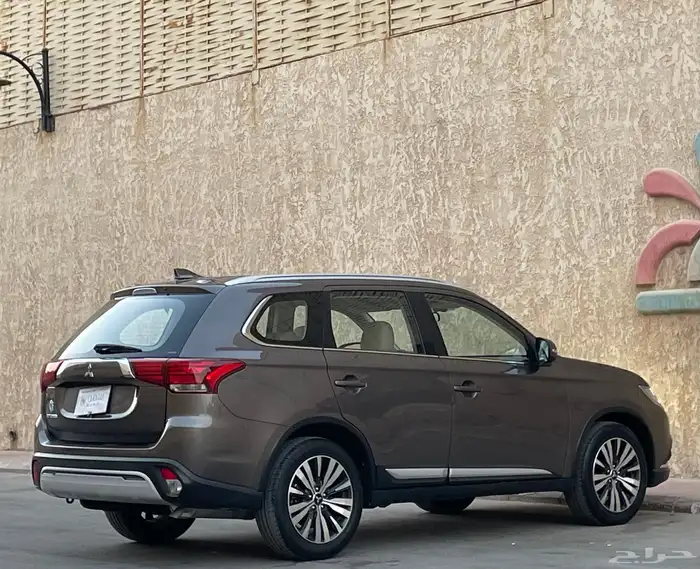 ميتسوبيشي اوتلاندر موديل 2020 11