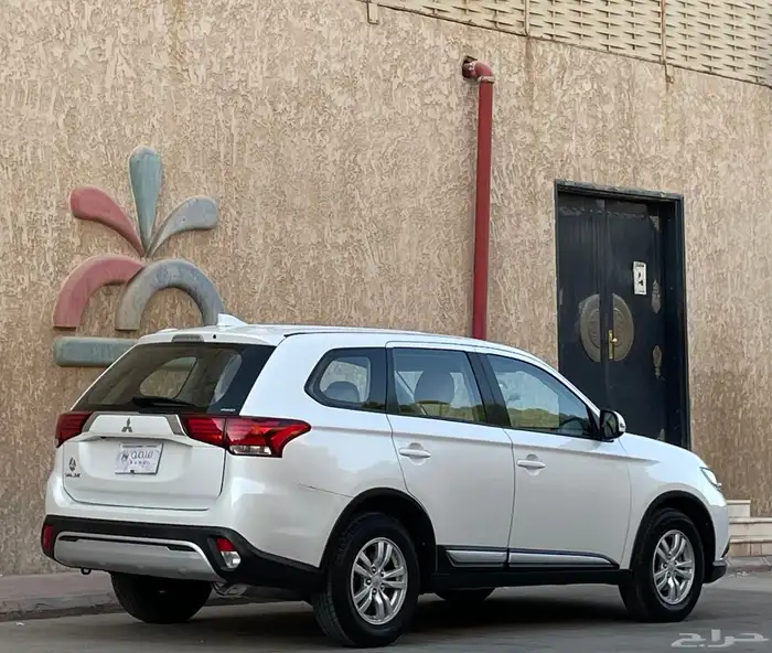 ميتسوبيشي اوتلاندر 2020 8
