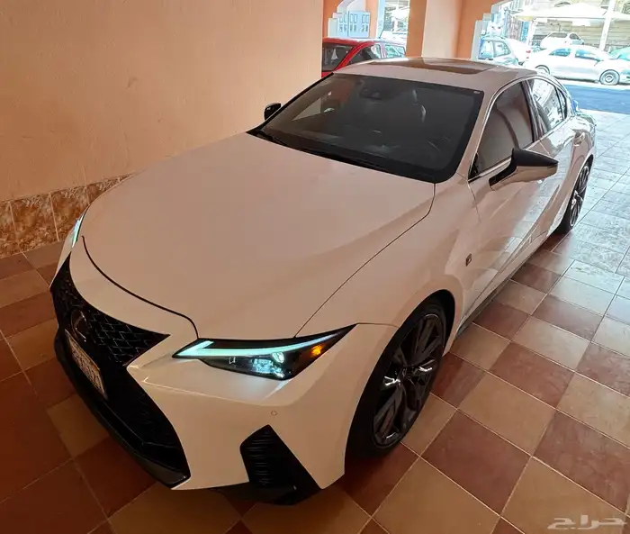 لكزس IS 350 f sport 2023 0