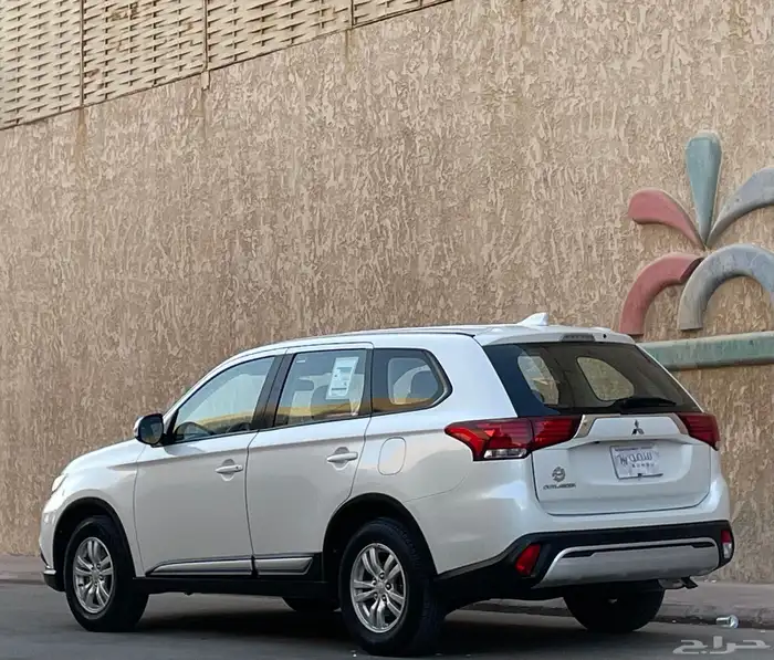 ميتسوبيشي اوتلاندر 2020 11