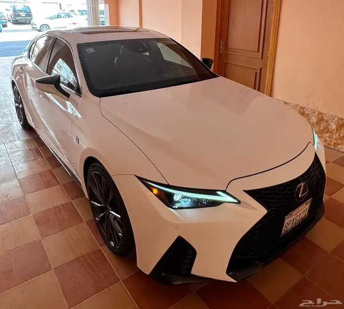 لكزس IS 350 f sport 2023 3