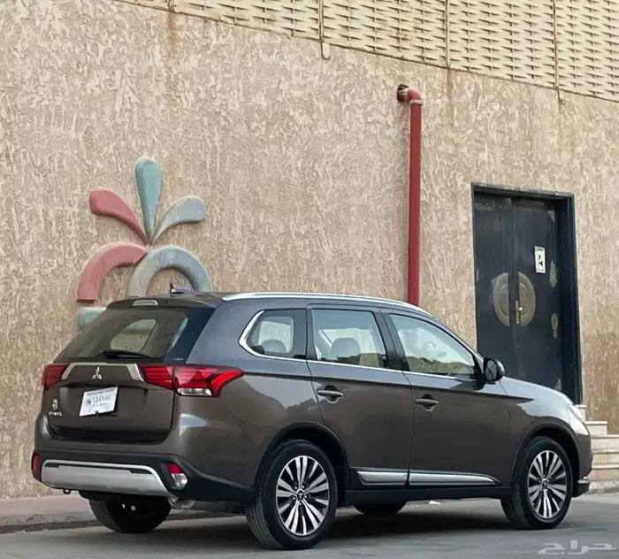 ميتسوبيشي اوتلاندر موديل 2020 8