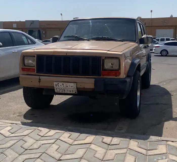 جيب شروكي 2000 4