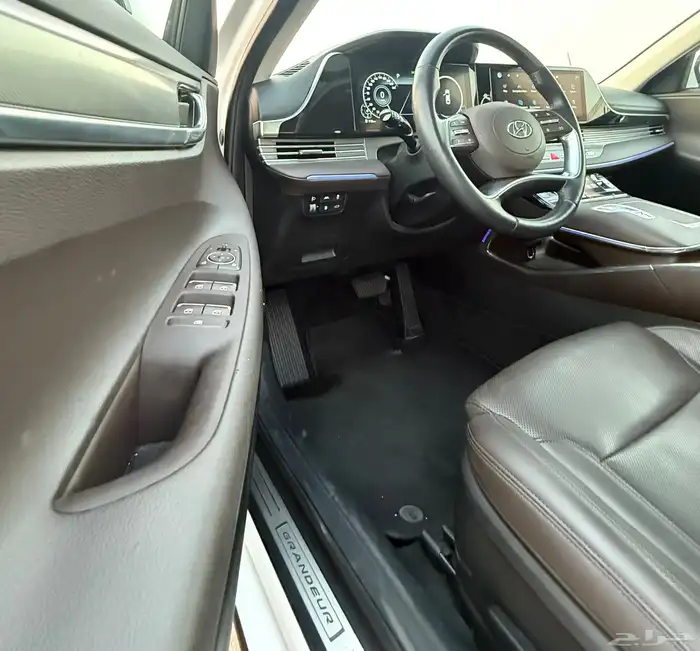 هونداي ازيرا 2021 ( بنزين ) فل كامل شبه جديدة للبيع 17