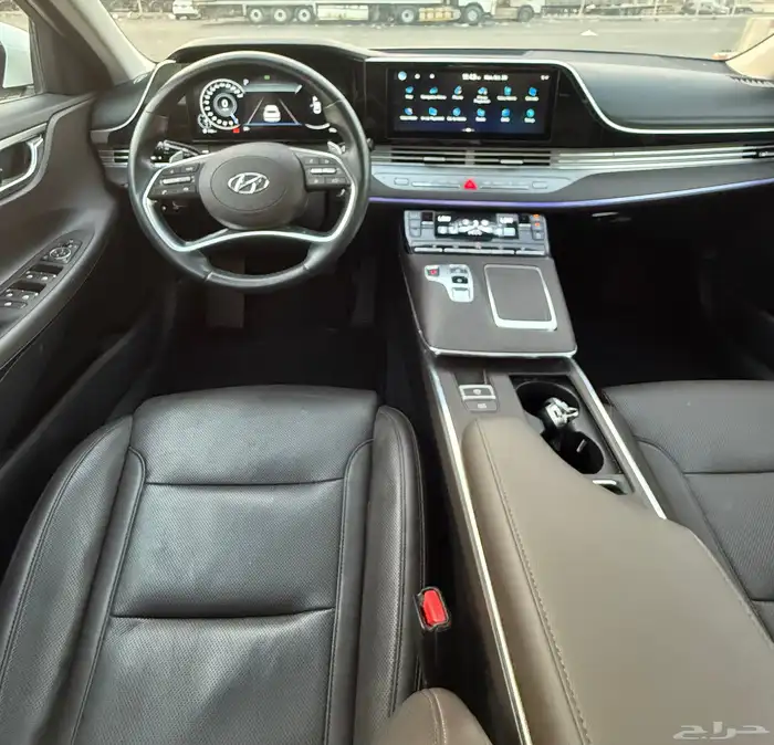 هونداي ازيرا 2021 ( بنزين ) فل كامل شبه جديدة للبيع 13