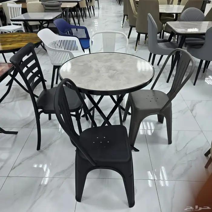 طاولات كافي مع كراسي جاهزة وتفصيل للفنادق والجلسات الخارجية 2