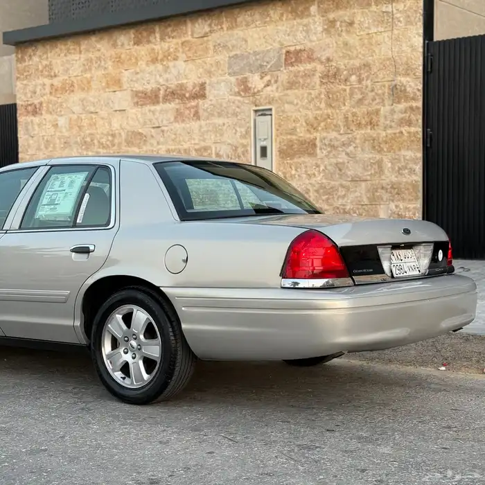 فورد كراون فكتوريا - 2012 سعودي ( استخدام شخصي ) 8