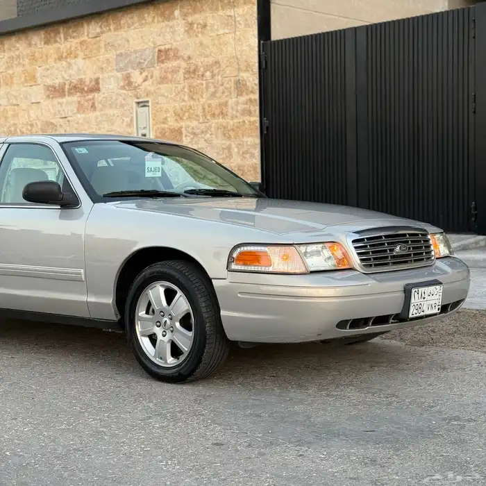 فورد كراون فكتوريا - 2012 سعودي ( استخدام شخصي ) 12