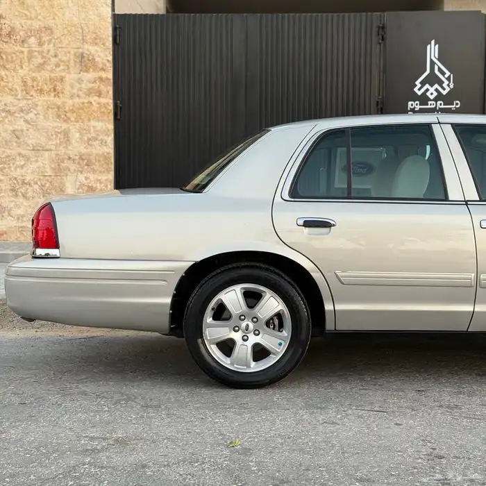 فورد كراون فكتوريا - 2012 سعودي ( استخدام شخصي ) 15