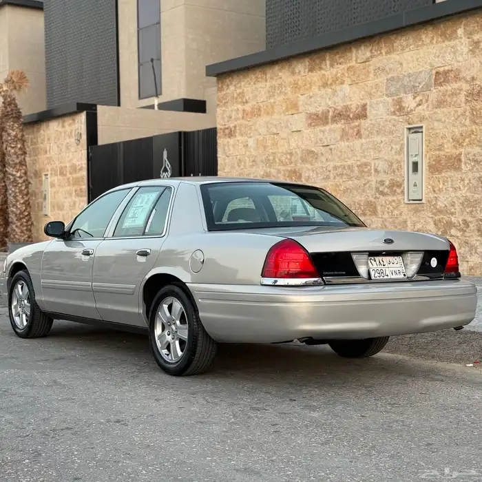 فورد كراون فكتوريا - 2012 سعودي ( استخدام شخصي ) 6