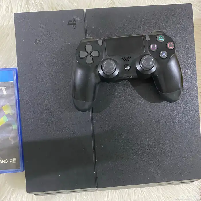 بلاستيشن4 نضيف مع يد وشريطين 0