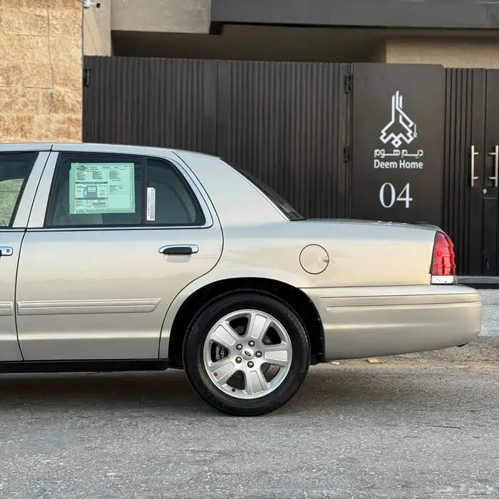 فورد كراون فكتوريا - 2012 سعودي ( استخدام شخصي ) 5