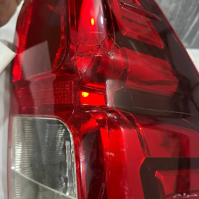 قطع هايلوكس 21 للبيع 4