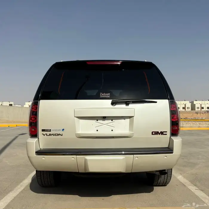 يوكن دينالي موديل ( 2009 ) في قمة النظافة 12