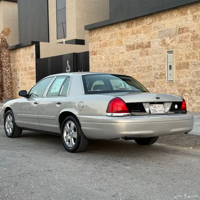 فورد كراون فكتوريا - 2012 سعودي ( استخدام شخصي ) 9