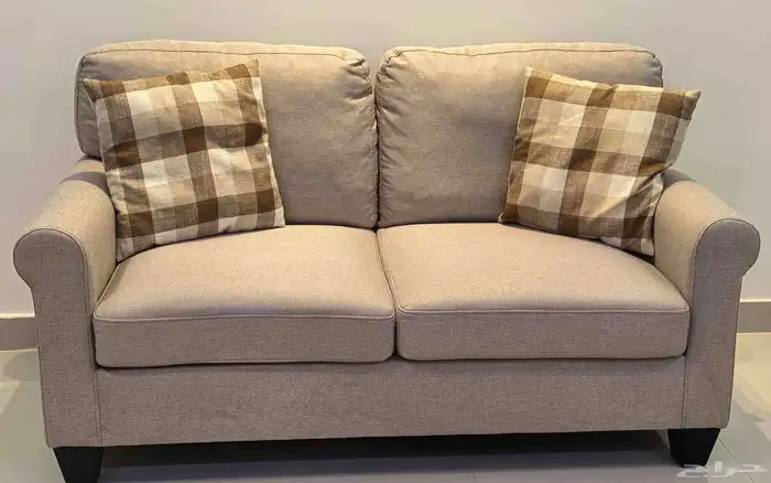 كنب 6 اشخاص بحالة جيدة من هوم بوكس 0