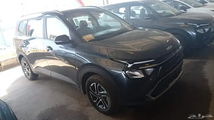 كيا كارينز LX موديل 2025 3
