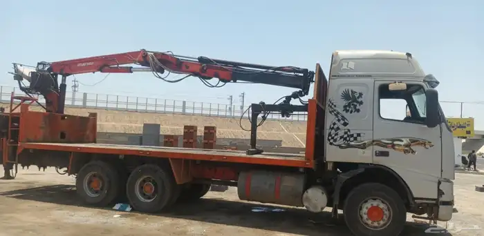 سيارة فولفو مع ونش 3