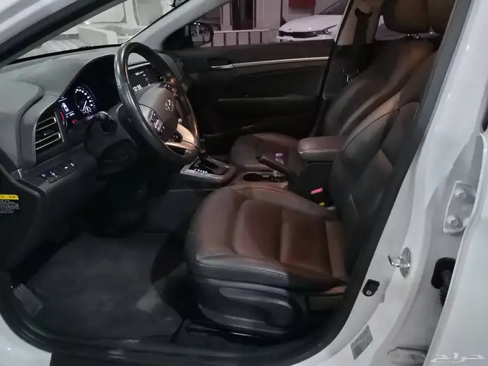 النترا بنزين 2020 بصمه شاشه وارد كوريا بحالة الوكالة 9