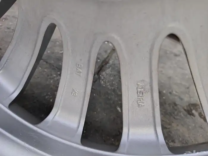 جنوط بي ام دبليو موديل 2012الفئه السابعه 735اصلي وكاله 12