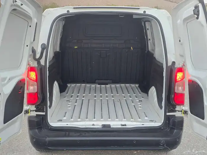 فان بضاعة ديزل - 2023 - بيجو بارتنر بدي وكالة 9