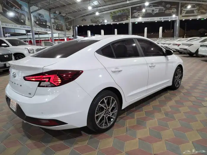 النترا بنزين 2020 بصمه شاشه وارد كوريا بحالة الوكالة 5