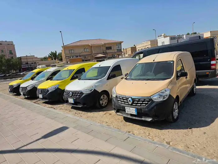 للبيع عدد من سيارات الرينو دوكر جاف ومبراد 2