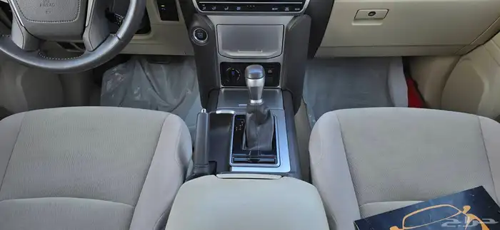 برادو 2023 نص فل V6 TXL 17