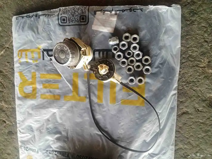 يارس من 2006ال 2013.م فتاح مكيف شغال. طقم صواميل الكفر. 0