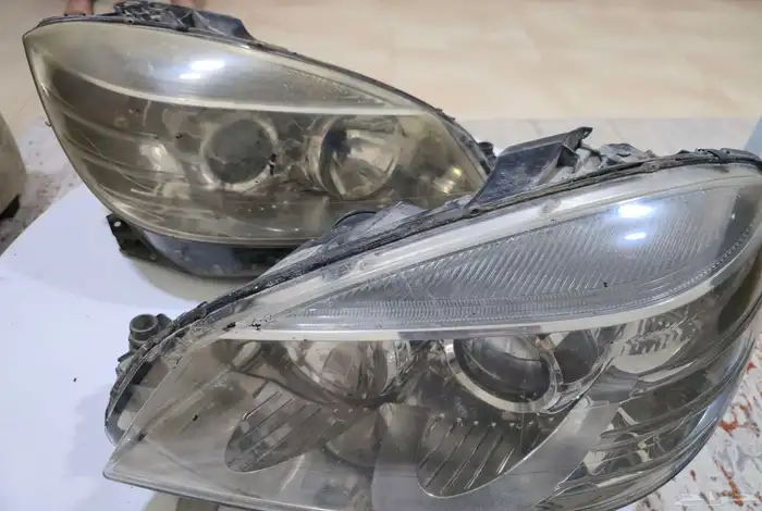 اضوية امامية ( Mercedes c200) هالوجينية من 2008 إلى 2010 2